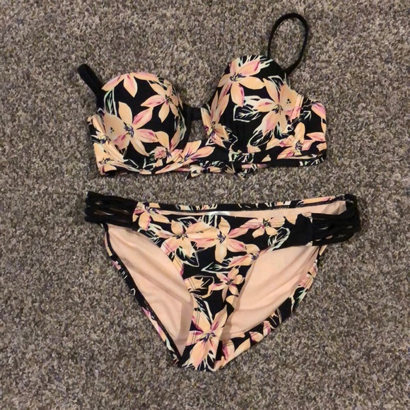 Xhilaration Other - ⭐️5 for 25⭐️ Xhilaration  top S bottom M